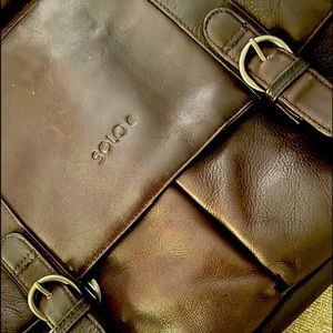 Leather Solo Laptop Messenger bag